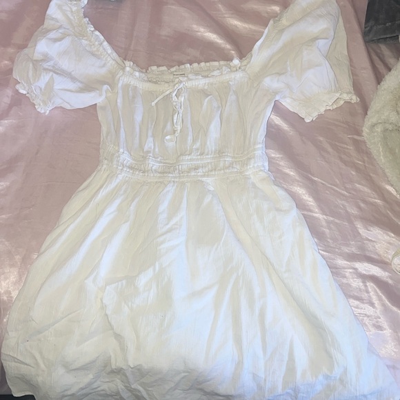 White dress - Picture 1 of 1